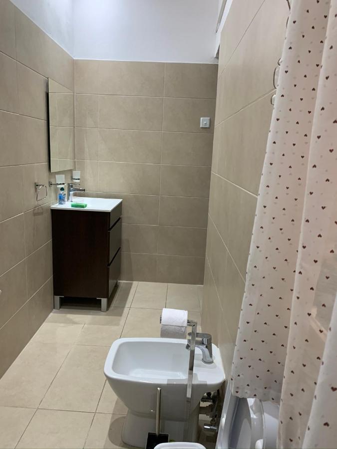 2 Bedroom Apartment In The Centre Of バレッタ エクステリア 写真