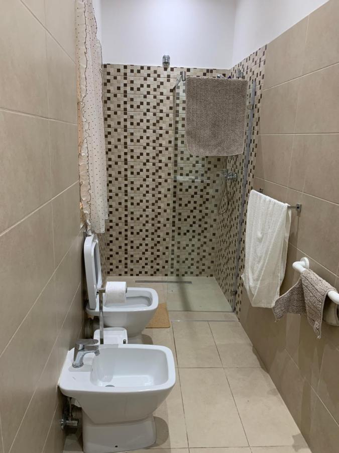 2 Bedroom Apartment In The Centre Of バレッタ エクステリア 写真